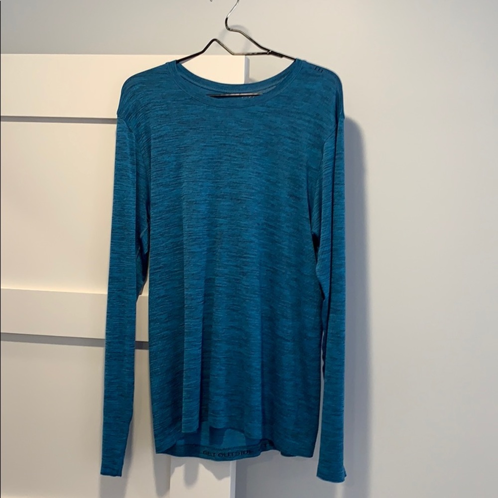 Lululemon size L (long sleeve)